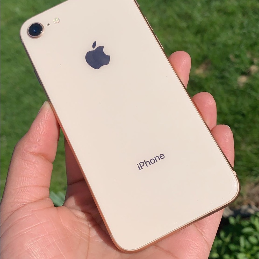 Iphone 8 - image 1